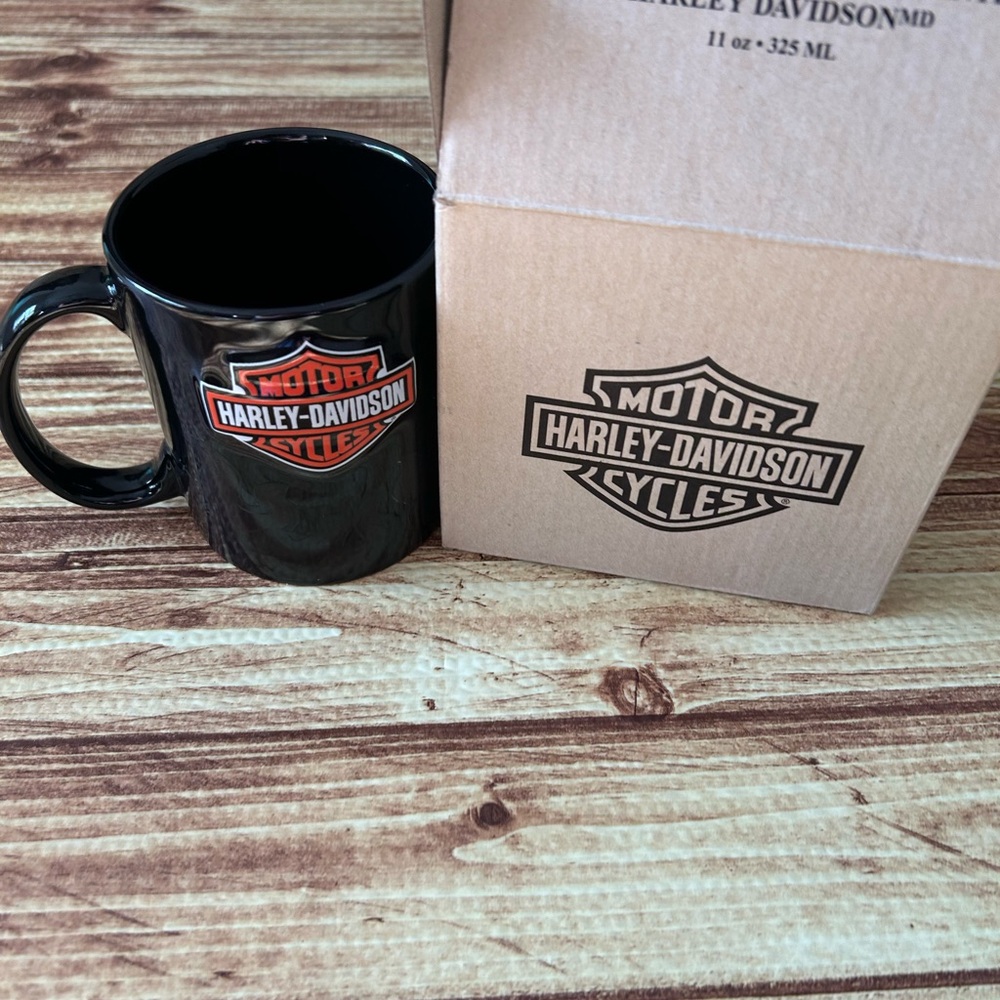 Harley-Davidson Color Changing Black Mug with Orange and White Shield Logo
